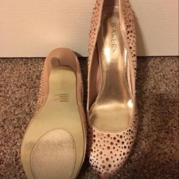 Heels - Picture 2 of 2